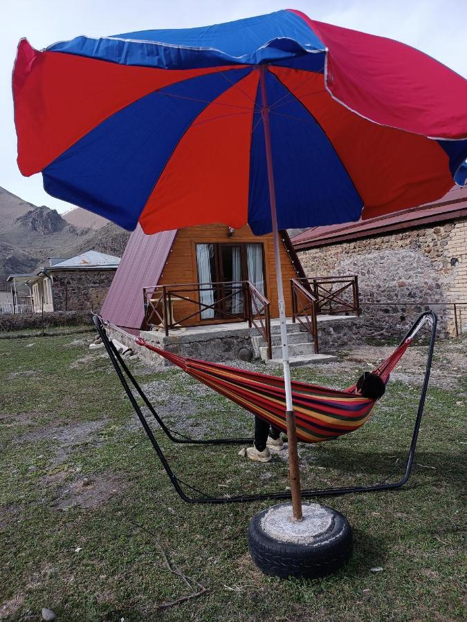 hotel-natali Kazbegi Esterno foto